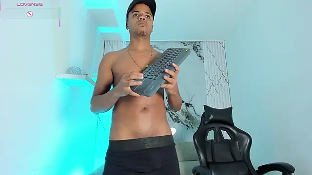 Chatroom XXX en direct de TaylorClay_
