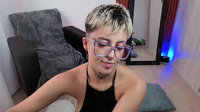 Rebeka-baker's Webcam Show