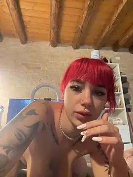 Dollyred 在線直播表演