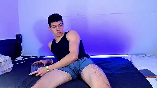 Czat XXX na żywo – Luke_Muscle