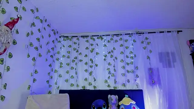 EmiliaRose_のライブXXXチャット