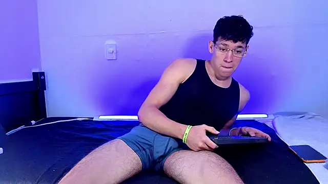Pokazy przed kamerką – Luke_Muscle