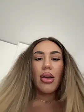 BarbieDoll13 Chat XXX live