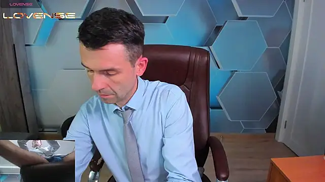 SteveTiger élő XXX-chatje