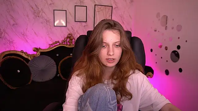 CuteeFoxy's Live XXX Chat