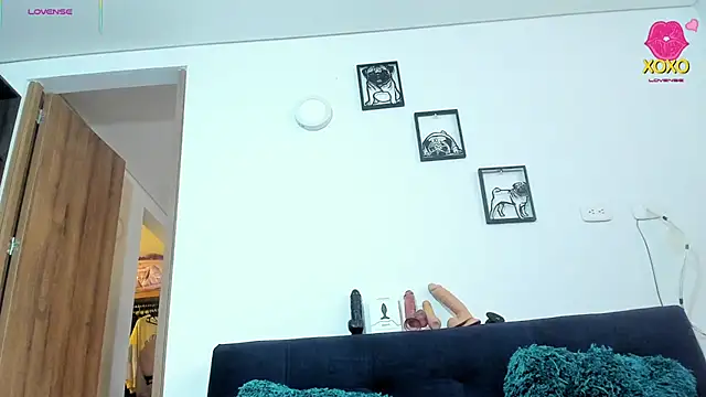 Bessie32 Adlı Modelin Canlı XXX Sohbeti