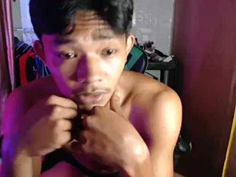 pinoy_lowey18 Adlı Modelin Web Kamerası Şovu
