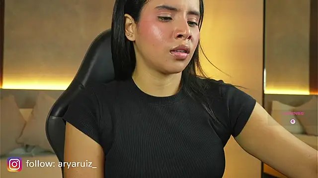 arya_ruizz_ élő XXX-chatje