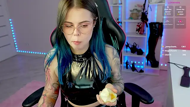QueenAliceX Live XXX-Chat
