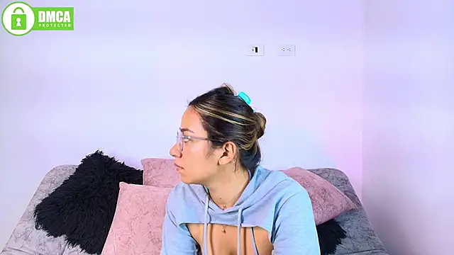 دردشة Jules_n_Gia الجنسية المباشرة
