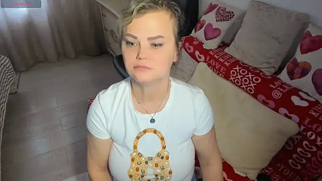 Show de MildMature na webcam