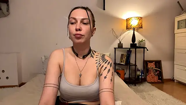 Chatroom XXX en direct de EvelynCharm_