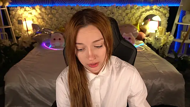 LizzaMoonn Chat XXX live