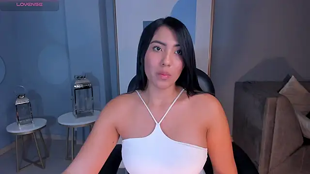 NatalieLewis' Live XXX Chat