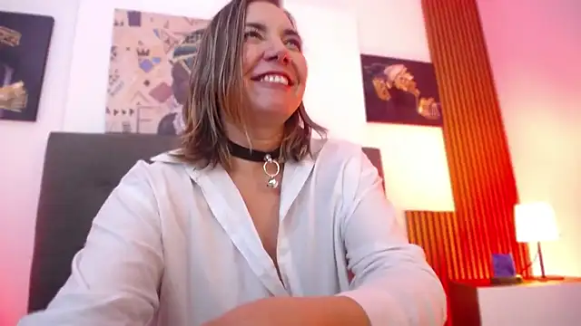 milfsecret69 élő XXX-chatje