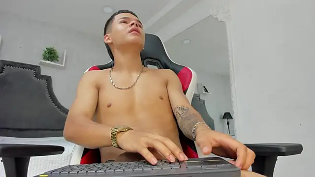 DylanRoyce_ webcam show