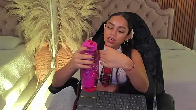 Chat XXX ao vivo de CarolineFyre