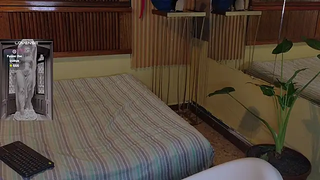 Eli666uwu's Live XXX Chat