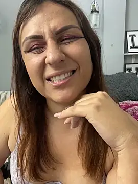 Analia_01's Live XXX Chat