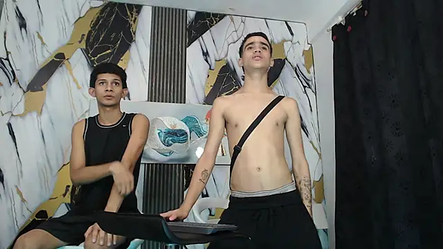 TWINKS_BOYSX Chat XXX in diretta