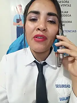 MAYE__13 élő XXX-chatje