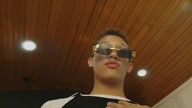 Chat XXX en directo de naoki_araii