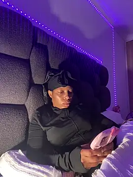 XXX chat uživo modela RainBougie