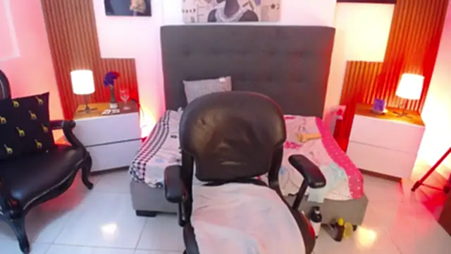 milfsecret69's Live XXX Chat