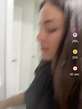 Show modela SophiaXJohn na web-kameri