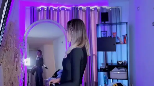 Nicky_sexfire élő XXX-chatje