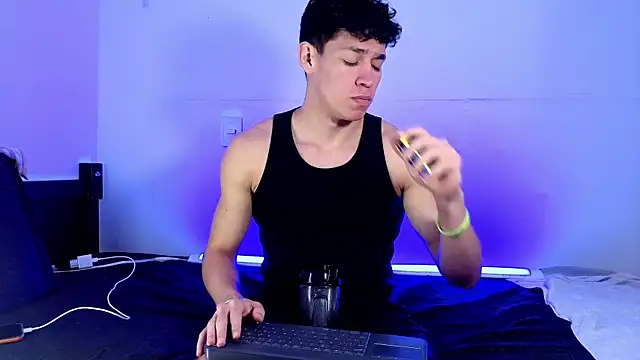 Luke_Muscle Live XXX Chat