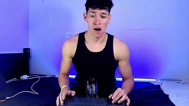 Luke_Muscle লাইভ XXX চ্যাট