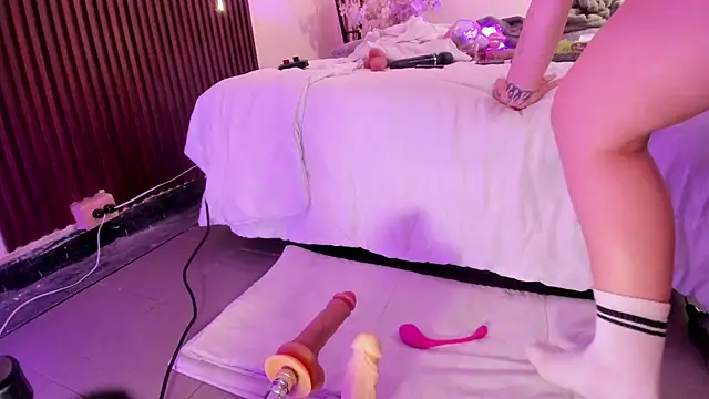 ArianaBaker 现场XXX聊天