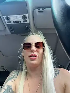 June695_'s Live XXX Chat