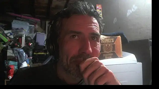 Anarchy_Burger Show in webcam