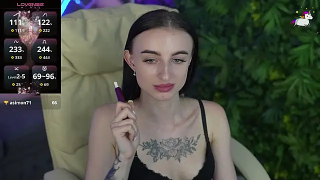 Вебкам-шоу EmilyyMoon