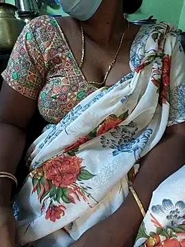 Chat +18 de Tamilselviroja- ao vivo