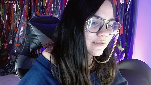 Chatroom XXX en direct de Miss__cherry_