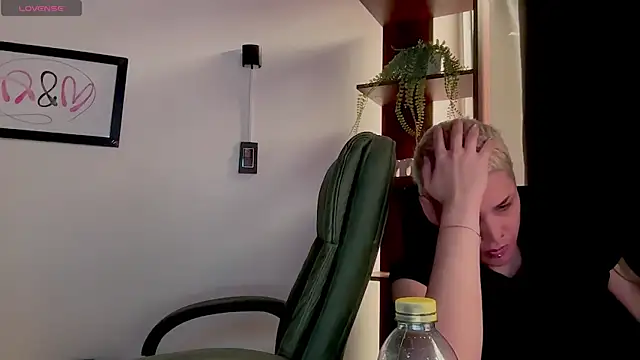 XXX chat uživo modela MarcellaGriffin