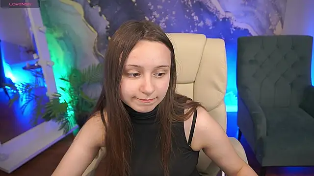 TinyNatalie Adlı Modelin Canlı XXX Sohbeti