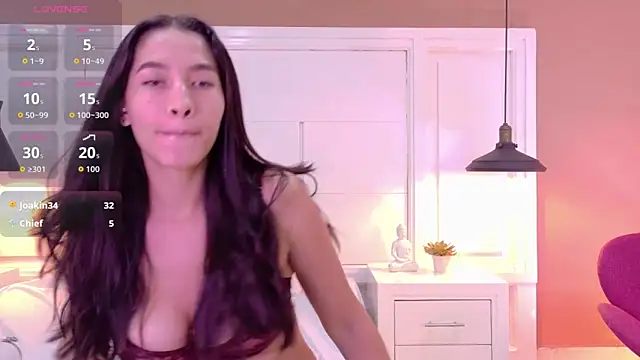 JuliaaVega's Live XXX Chat