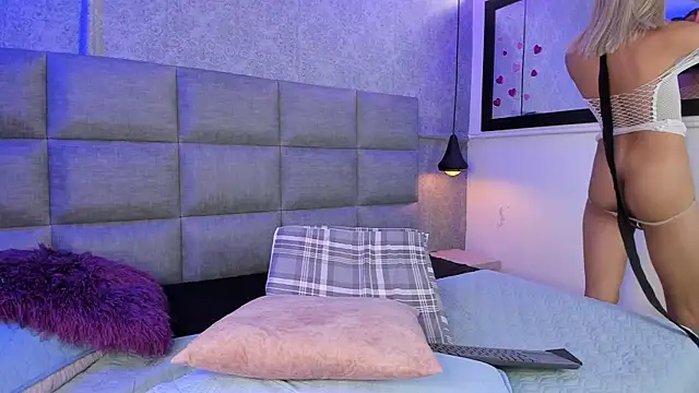 Kimberlyy- – webcam-show