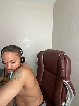 Chatroom XXX en direct de Fathero1time
