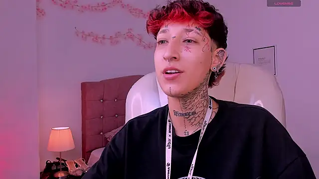 Chat +18 de Luci_Rose ao vivo