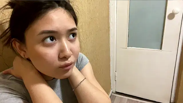 YourMiIa's Live XXX Chat