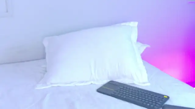VioletBloomm's Live XXX Chat