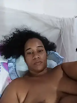 EbonyHorrny Adlı Modelin Canlı XXX Sohbeti