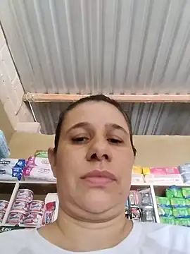 MIA-LARIOS élő XXX-chatje