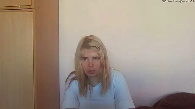 دردشة HornyElena الجنسية المباشرة