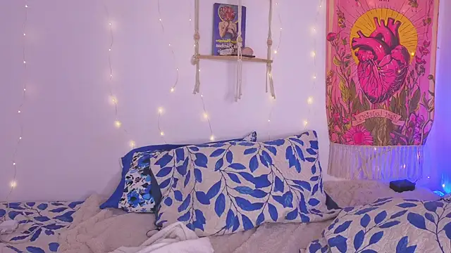 Miia330 Adlı Modelin Canlı XXX Sohbeti